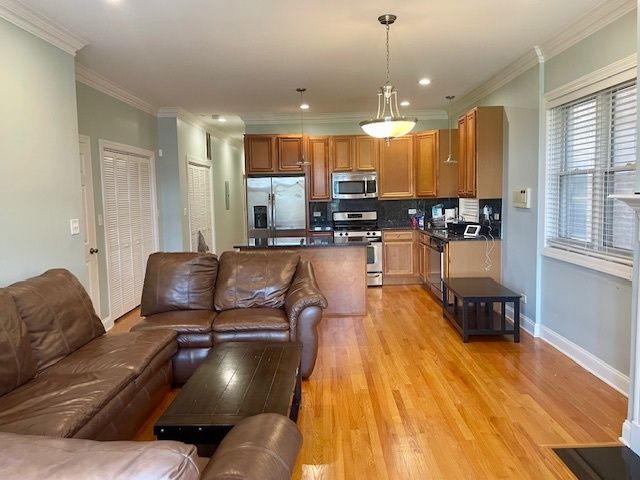 4417 S Calumet Avenue 2S, Chicago, IL 60653