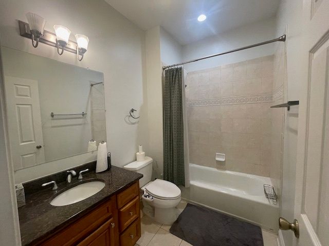 4417 S Calumet Avenue 2S, Chicago, IL 60653
