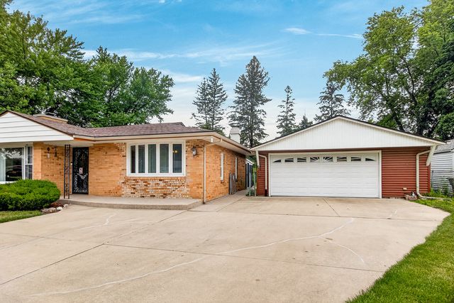 106 Superior Avenue, Machesney Park, IL 61115