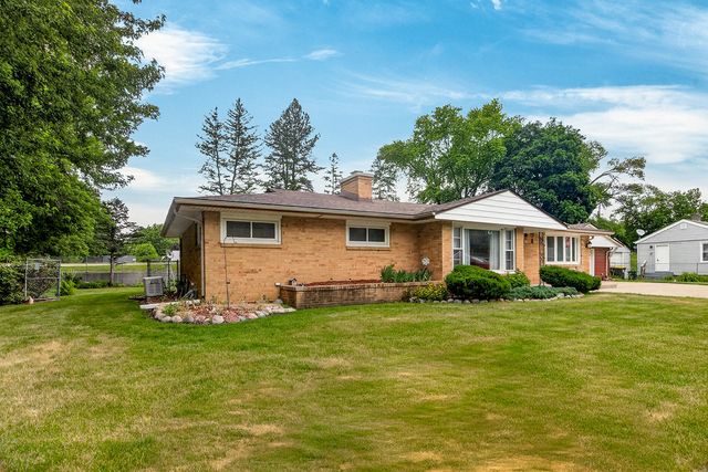 106 Superior Avenue, Machesney Park, IL 61115
