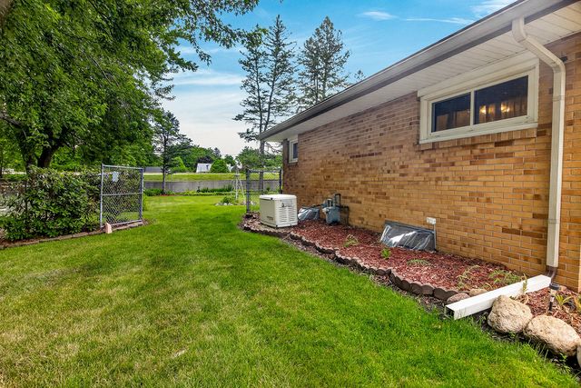 106 Superior Avenue, Machesney Park, IL 61115