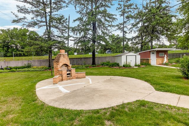 106 Superior Avenue, Machesney Park, IL 61115