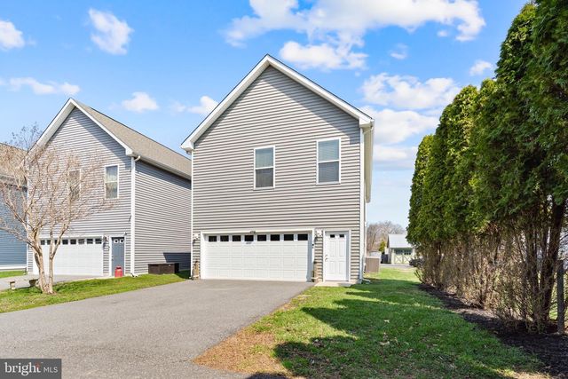 605 FRONT ST, Delaware City, DE 19706