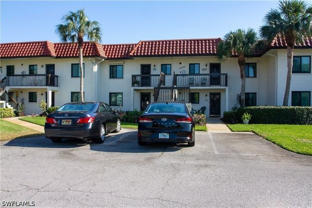 4326 27th CT SW 103, Naples, FL 34116