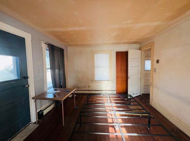 64 Hunters Brook Rd, Bourne, MA 02562