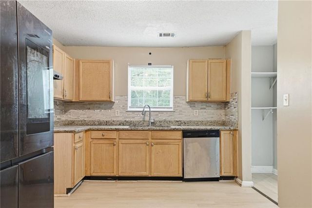 2125 Shoals Way, Decatur, GA 30034