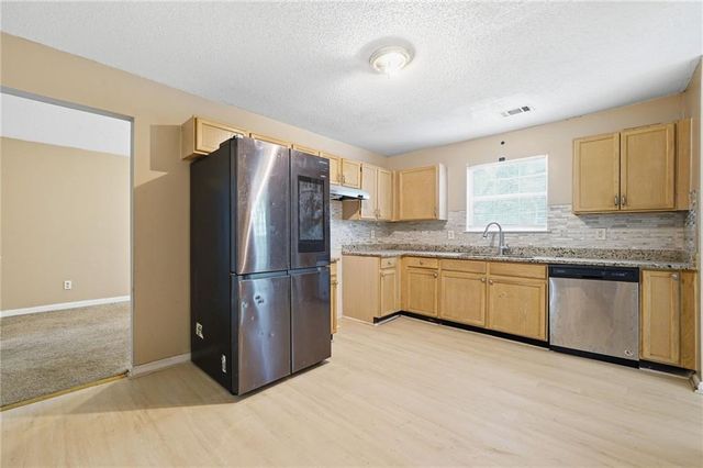 2125 Shoals Way, Decatur, GA 30034
