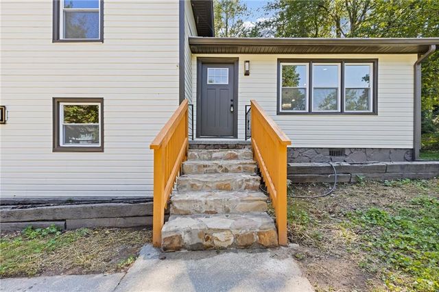 5 Hidden Valley Drive, Lawrenceville, GA 30044