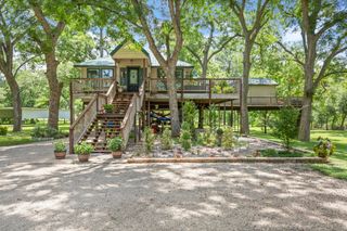 441 County Road 135, Hutto, TX 78634