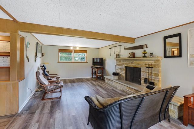 1620 Greenview DRIVE, Brookfield, WI 53045