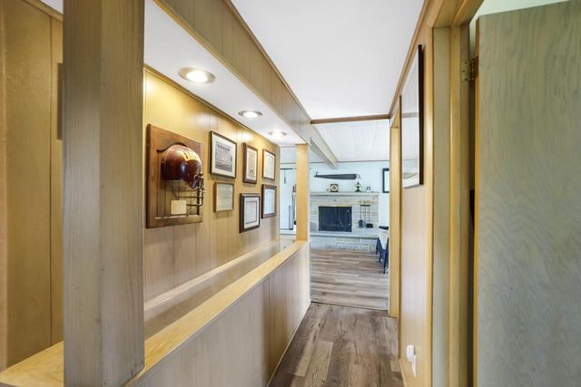 1620 Greenview DRIVE, Brookfield, WI 53045