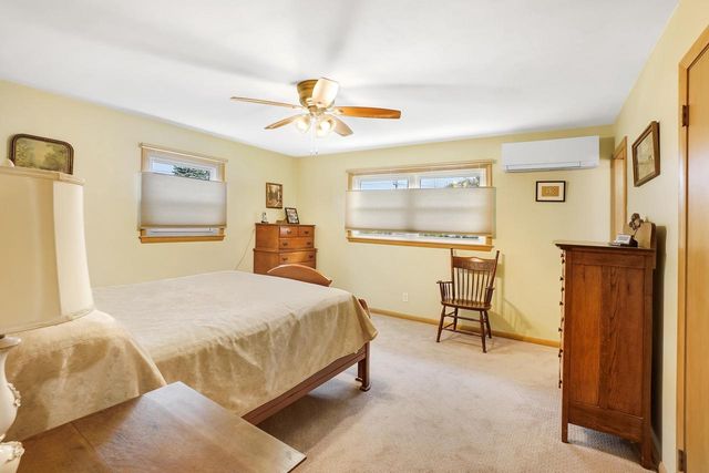 1620 Greenview DRIVE, Brookfield, WI 53045