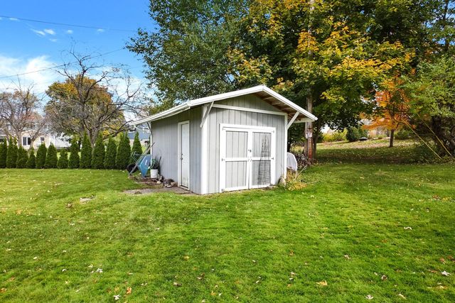 1620 Greenview DRIVE, Brookfield, WI 53045