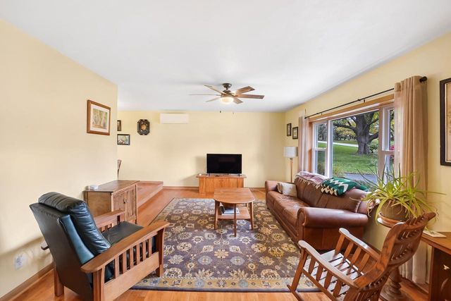 1620 Greenview DRIVE, Brookfield, WI 53045