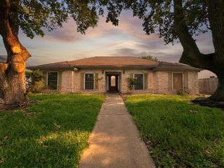 7914 Candle Lane, Houston, TX 77071