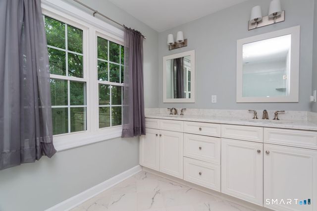 6 Valley Court, Bethel, CT 06801