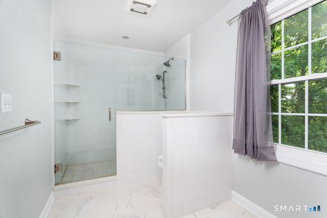 6 Valley Court, Bethel, CT 06801