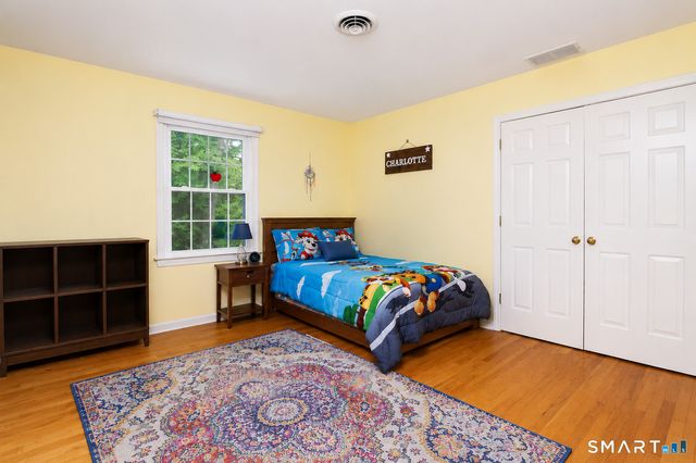 6 Valley Court, Bethel, CT 06801