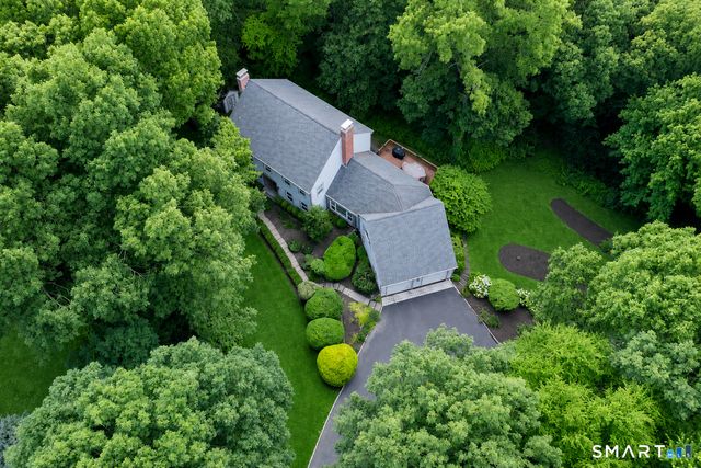 6 Valley Court, Bethel, CT 06801