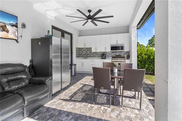 2406 37th AVE NE, Naples, FL 34120