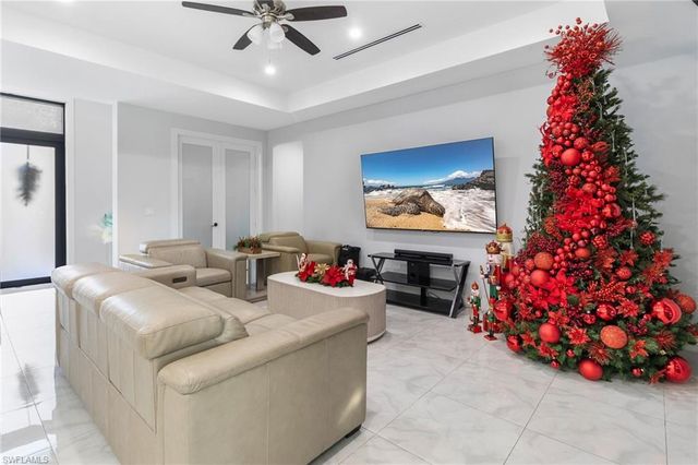 2406 37th AVE NE, Naples, FL 34120