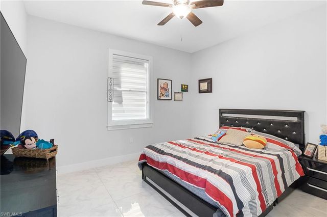 2406 37th AVE NE, Naples, FL 34120