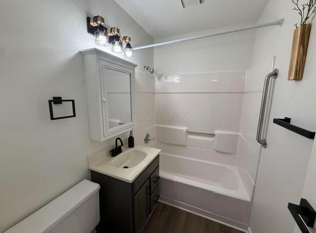 100 Valleyview Drive, Johnstown, OH 43031