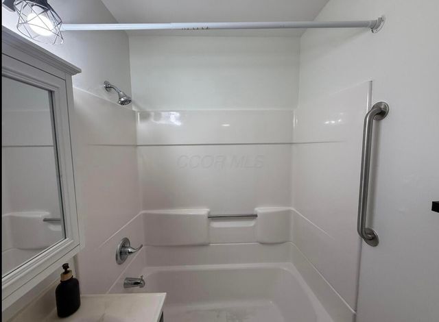 100 Valleyview Drive, Johnstown, OH 43031