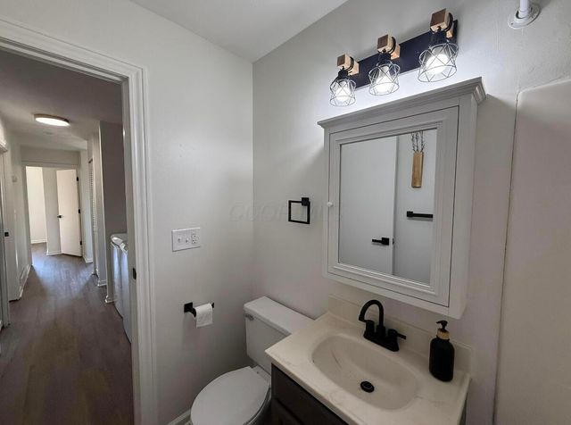 100 Valleyview Drive, Johnstown, OH 43031