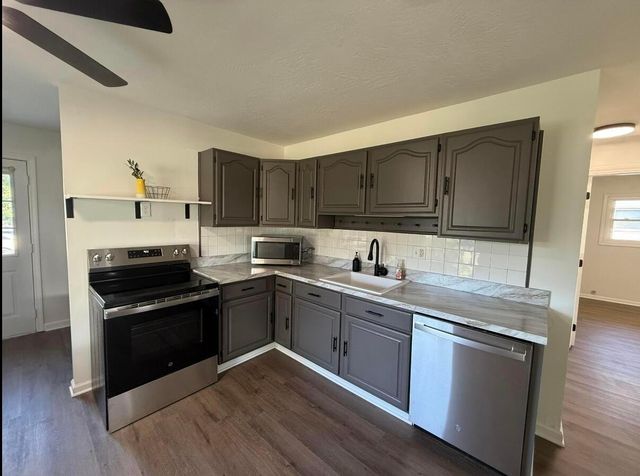 100 Valleyview Drive, Johnstown, OH 43031