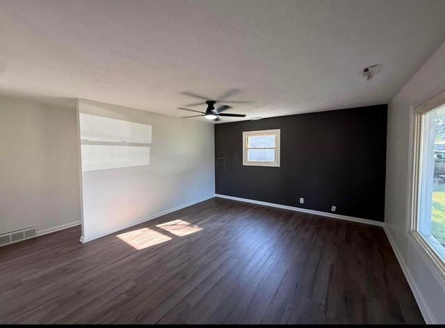 100 Valleyview Drive, Johnstown, OH 43031