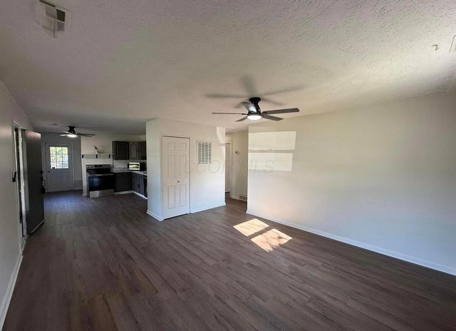 100 Valleyview Drive, Johnstown, OH 43031