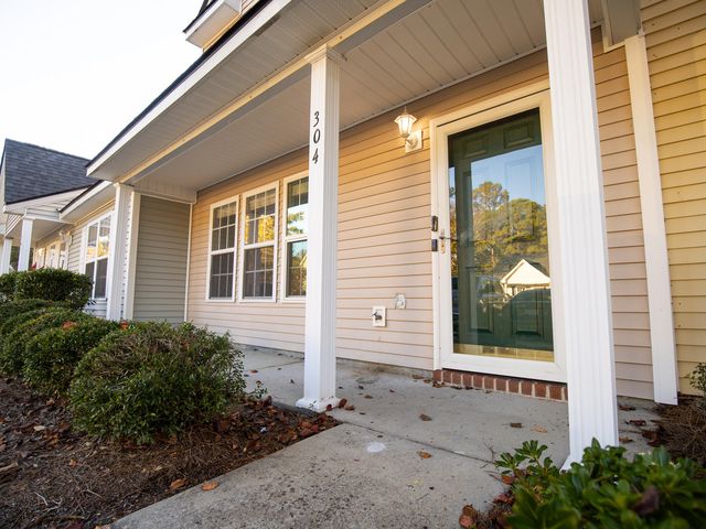 304 Elm Hall Circle, Summerville, SC 29483