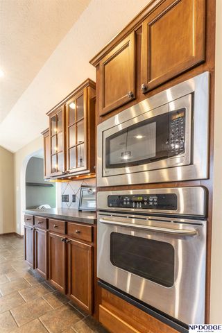 2555 Alana Lane, Lincoln, NE 68512