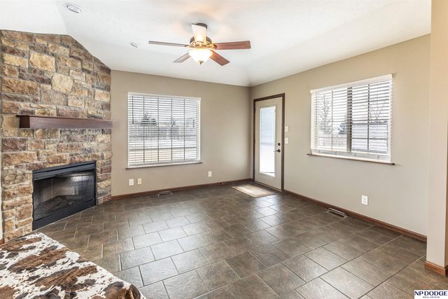 2555 Alana Lane, Lincoln, NE 68512