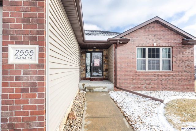 2555 Alana Lane, Lincoln, NE 68512
