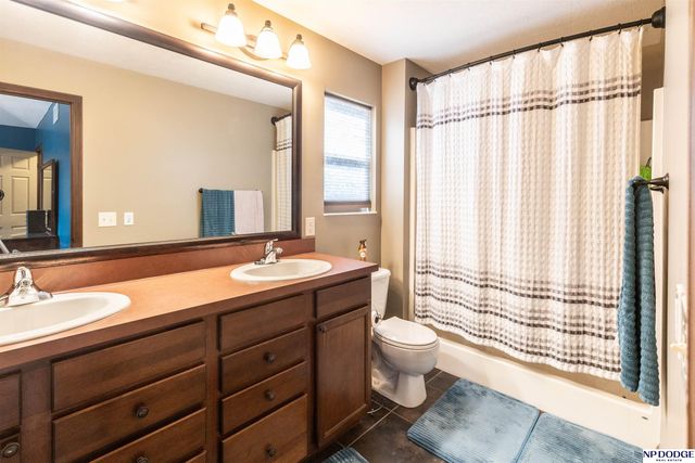 2555 Alana Lane, Lincoln, NE 68512