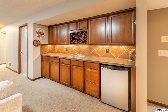 2555 Alana Lane, Lincoln, NE 68512