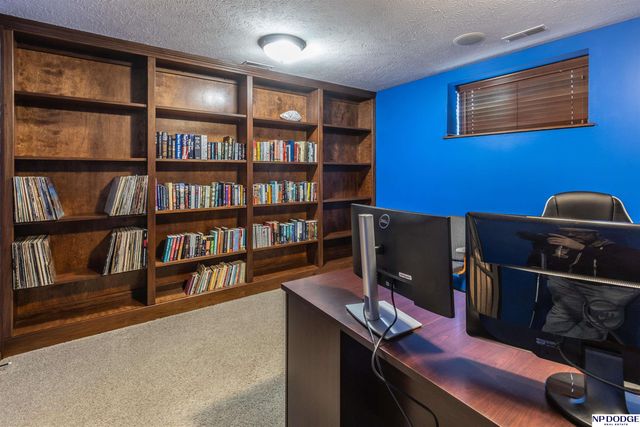 2555 Alana Lane, Lincoln, NE 68512