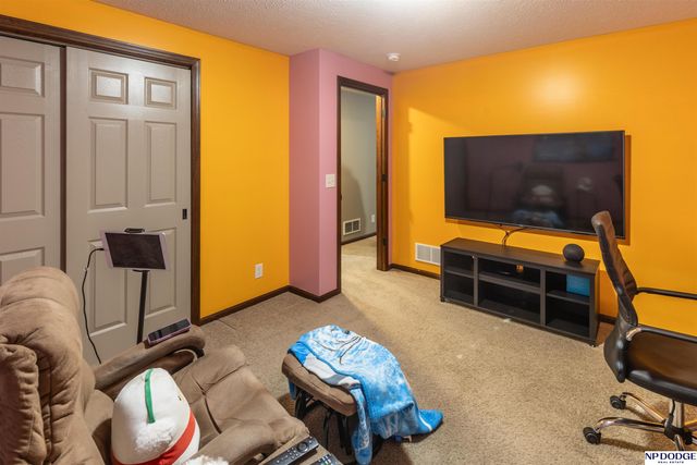 2555 Alana Lane, Lincoln, NE 68512