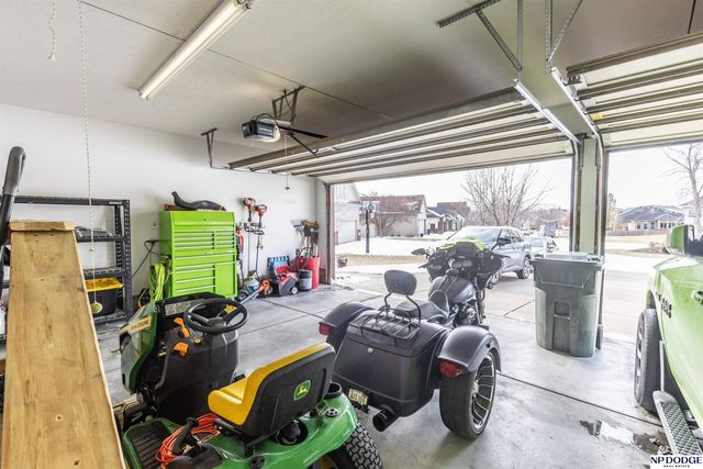 2555 Alana Lane, Lincoln, NE 68512