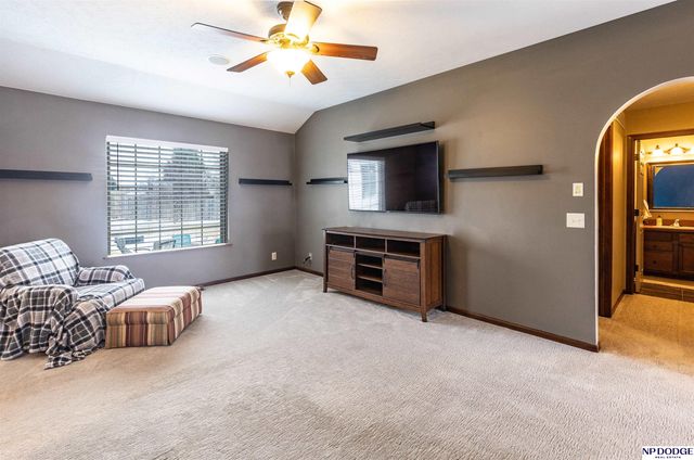 2555 Alana Lane, Lincoln, NE 68512