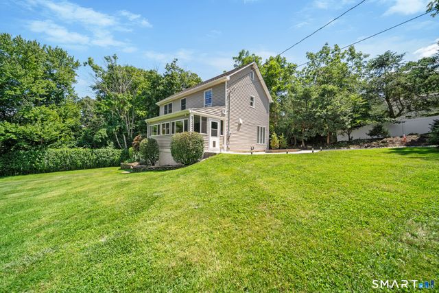 32 Taagan Point Drive, Danbury, CT 06811