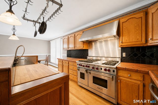 32 Taagan Point Drive, Danbury, CT 06811