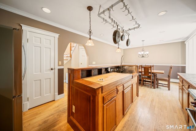 32 Taagan Point Drive, Danbury, CT 06811