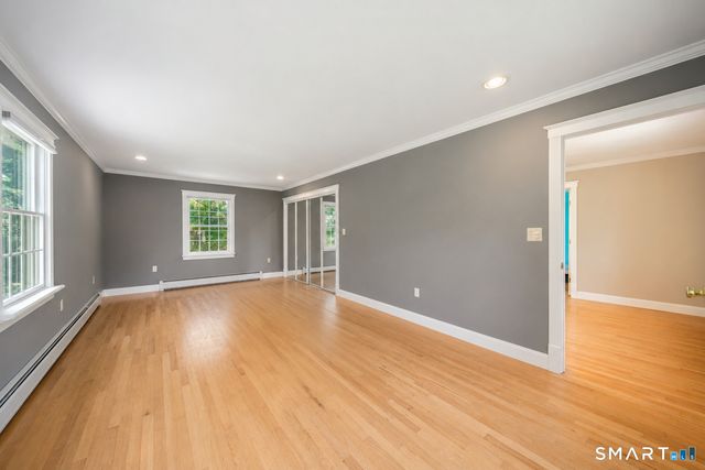 32 Taagan Point Drive, Danbury, CT 06811