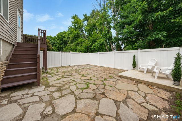 32 Taagan Point Drive, Danbury, CT 06811