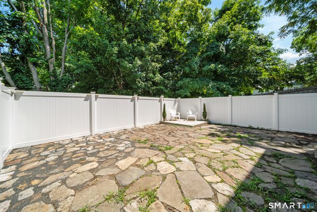 32 Taagan Point Drive, Danbury, CT 06811