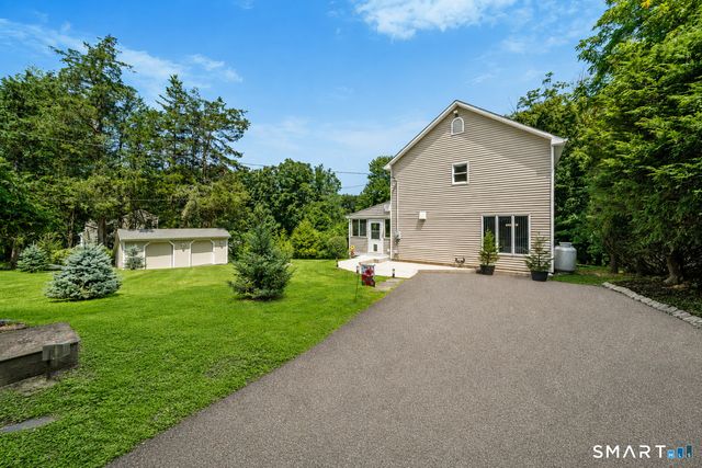 32 Taagan Point Drive, Danbury, CT 06811