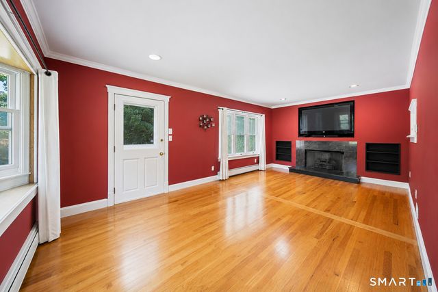 32 Taagan Point Drive, Danbury, CT 06811